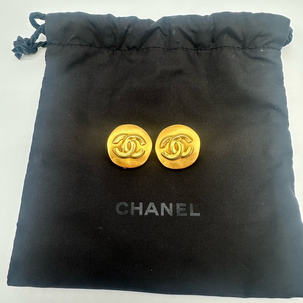 CHANEL Gold CC Mark Round Clip-On Earrings